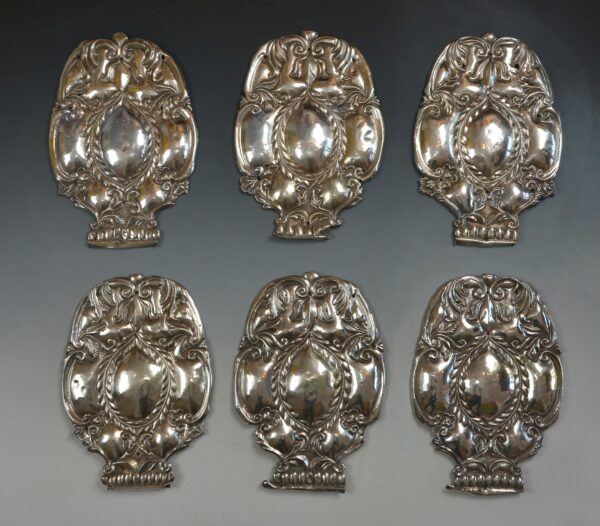 Placas ornamentales coloniales