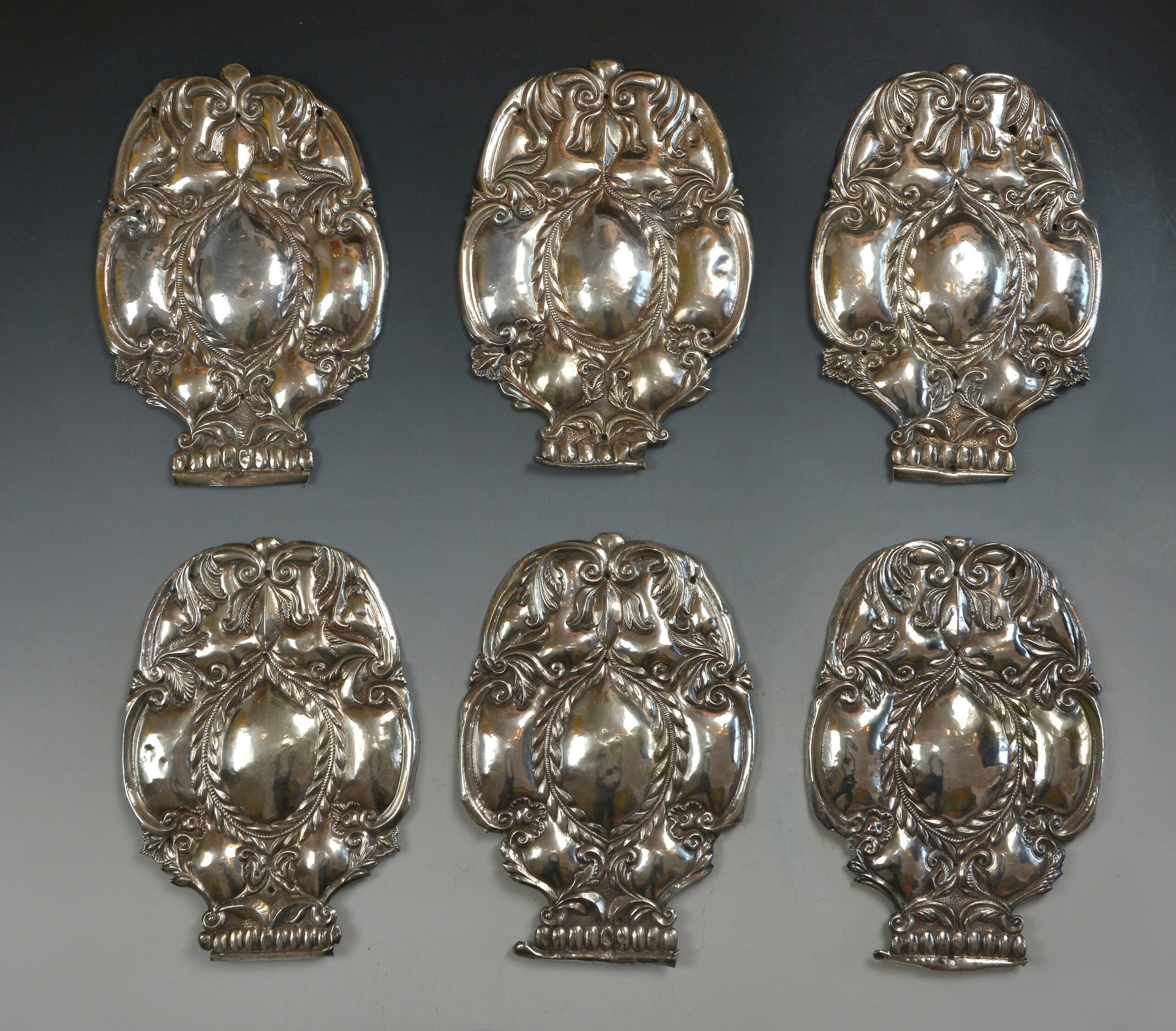 Placas ornamentales coloniales