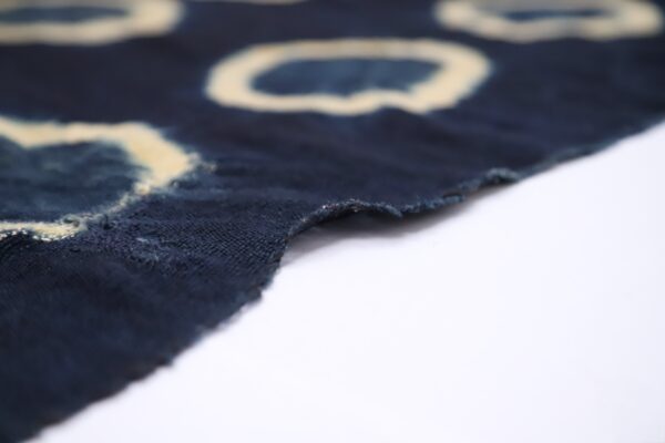 Importante Poncho de Argollas - Image 3
