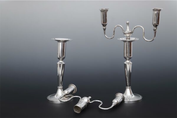 Par de candelabros coloniales - Image 2