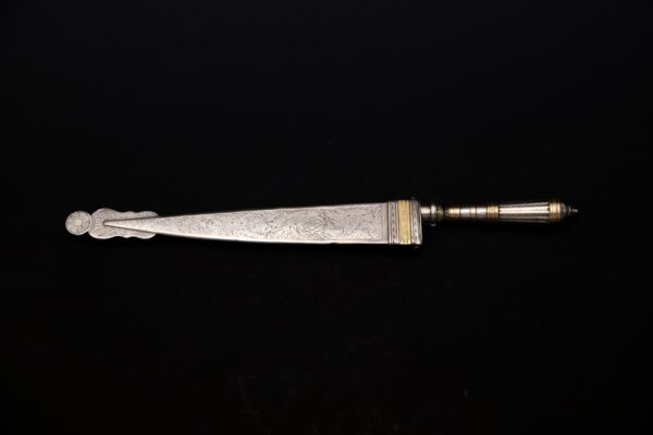 Cuchillos Brasileños de Plata, Oro y Diamantes - Image 15